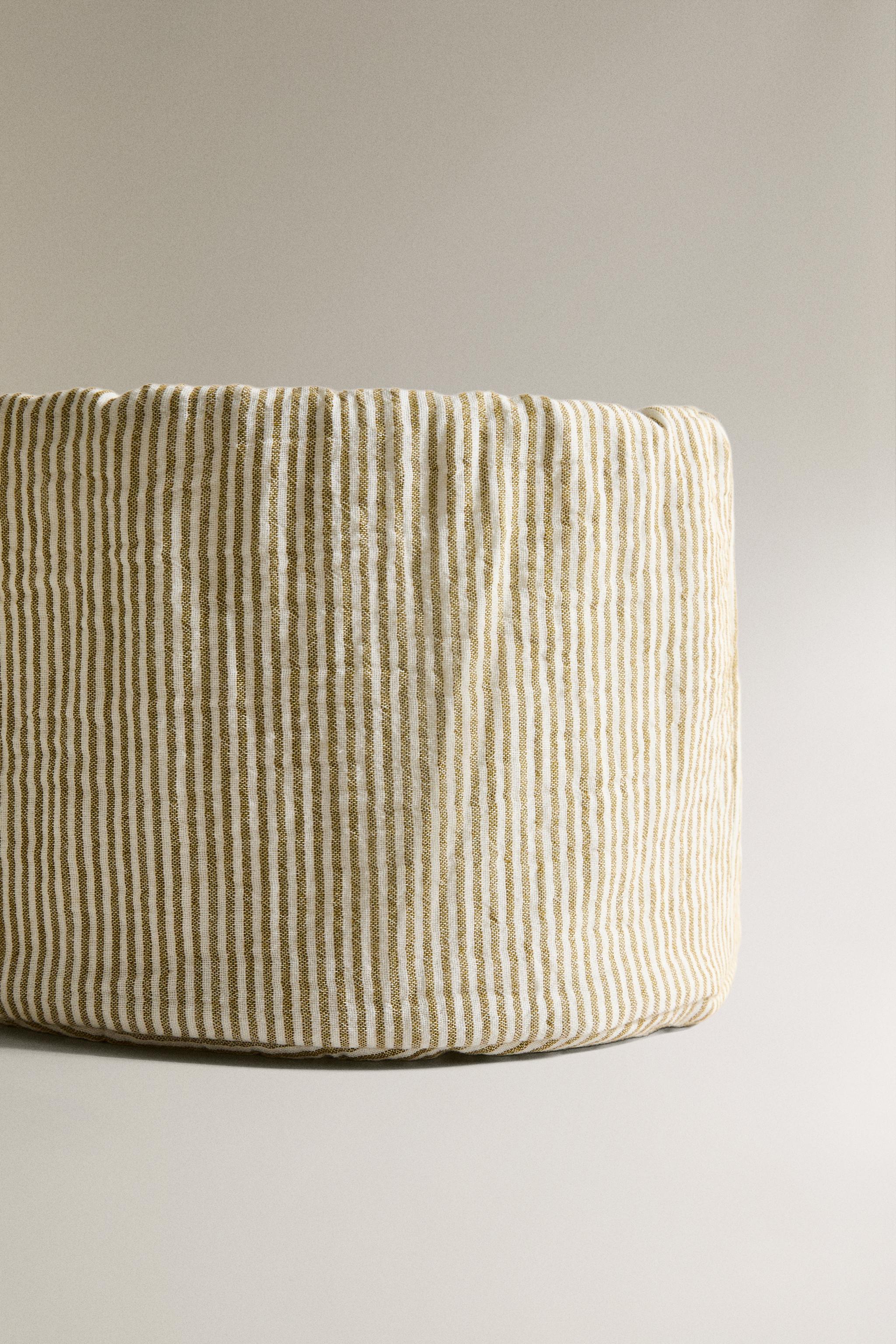 ROUND STRIPED MUSLIN BABY ORGANIZER